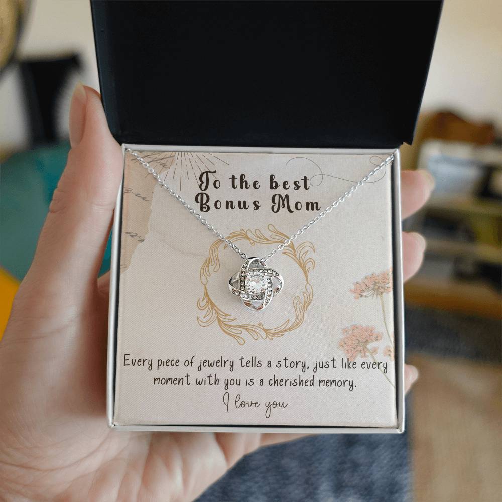 Infinite Love Knot Necklace - A Gift of Timeless Elegance for My Beloved Bonus Mom